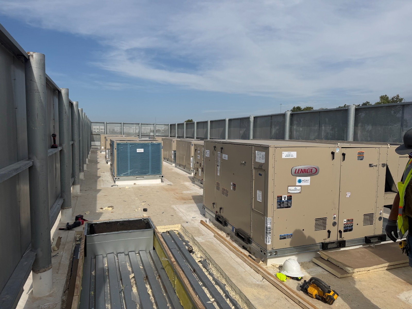 Rooftop HVAC unit installation for a commercial property by Cross Air